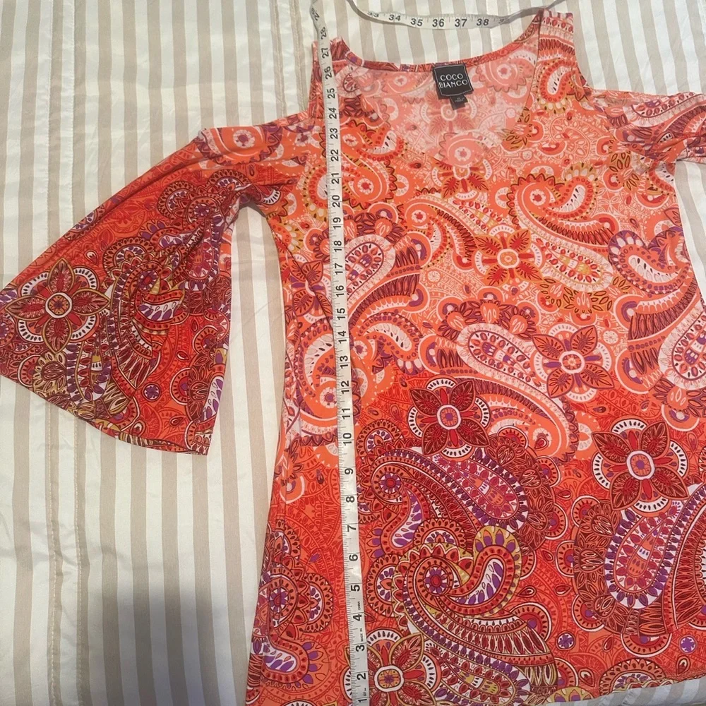 Coco Blanco Red Cold Shoulder Paisley Blouse Womens Size M - Picture 8 of 11